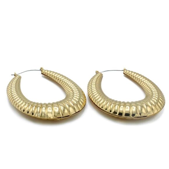 Gold hoop earring - Picture 3 of 5
